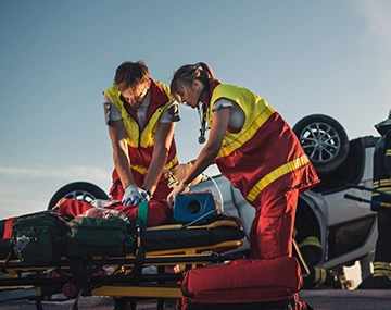 BNN Bildungsstätte für Notfallmedizin Neusäß – Praktische Prüfungsvorbereitung angehende Notfallsanitäter*in / angehende Rettungssanitäter*in – Notfallsanitäter*innen bei einem Rettungseinsatz